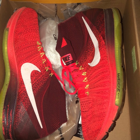 Nike red running shoes - Picture 1 of 1